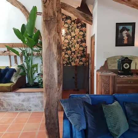 Rusty Shears46 Eclectic Couples Escape, Hot Tub & Cahors Vineyards * Lacapelle-Cabanac
