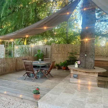 Villa Rusty Shears46 Eclectic Couples Escape, Hot Tub & Cahors Vineyards