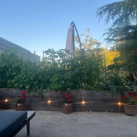 Villa Rusty Shears46 Eclectic Couples Escape, Hot Tub & Cahors Vineyards