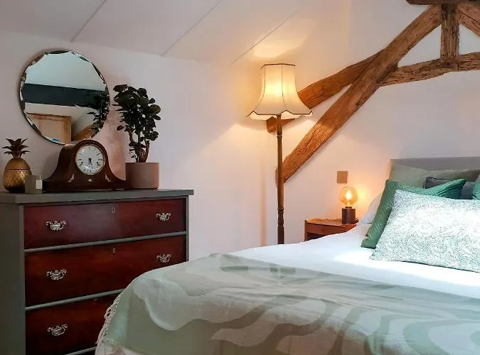 Rusty Shears46 Eclectic Couples Escape, Hot Tub & Cahors Vineyards Lacapelle-Cabanac