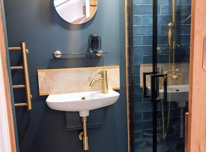 Rusty Shears46 Eclectic Couples Escape, Hot Tub & Cahors Vineyards *