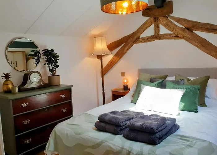 Rusty Shears46 Eclectic Couples Escape, Hot Tub & Cahors Vineyards Lacapelle-Cabanac