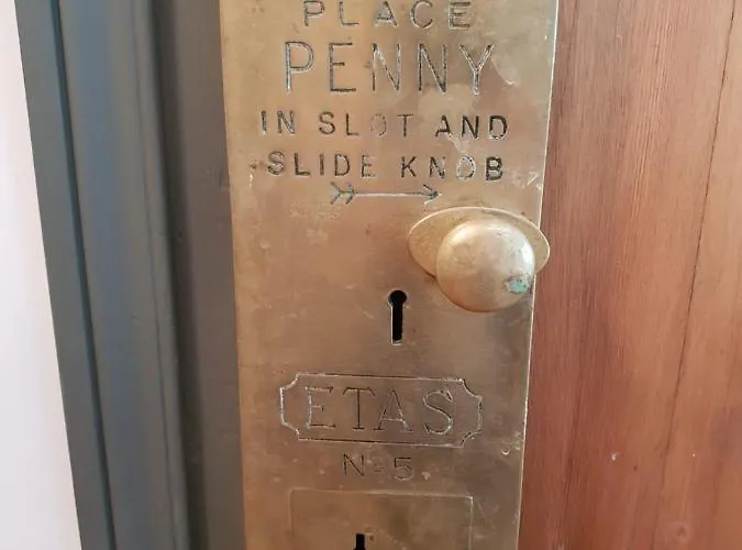 Villa Rusty Shears46 Eclectic Couples Escape, Hot Tub & Cahors Vineyards Lacapelle-Cabanac