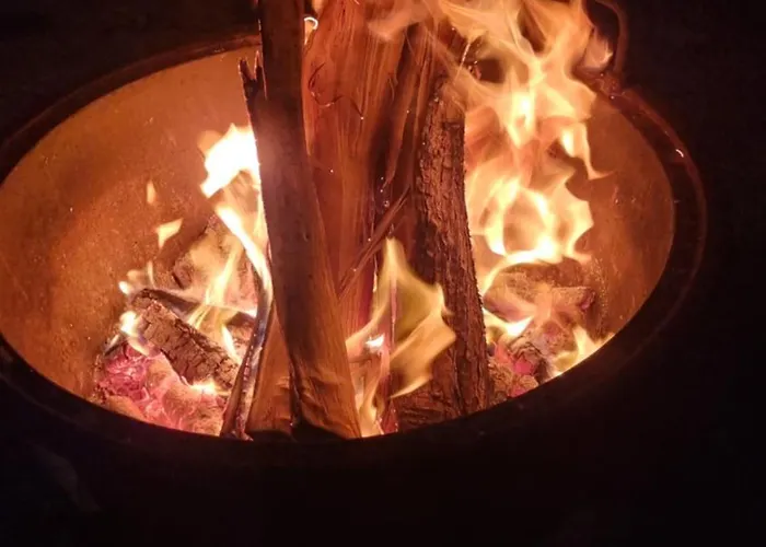 Villa Rusty Shears46 Eclectic Couples Escape, Hot Tub & Cahors Vineyards Lacapelle-Cabanac