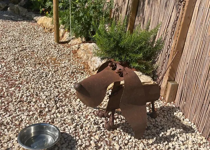 Rusty Shears46 Eclectic Couples Escape, Hot Tub & Cahors Vineyards *