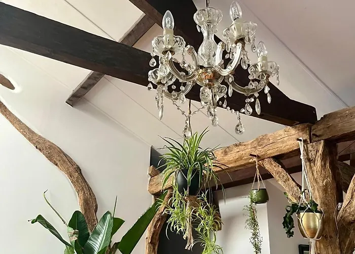 Rusty Shears46 Eclectic Couples Escape, Hot Tub & Cahors Vineyards Villa Lacapelle-Cabanac