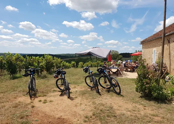 Rusty Shears46 Eclectic Couples Escape, Hot Tub & Cahors Vineyards Villa