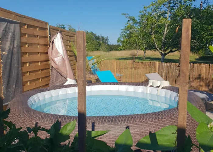 Villa Rusty Shears46 Eclectic Couples Escape, Hot Tub & Cahors Vineyards Lacapelle-Cabanac